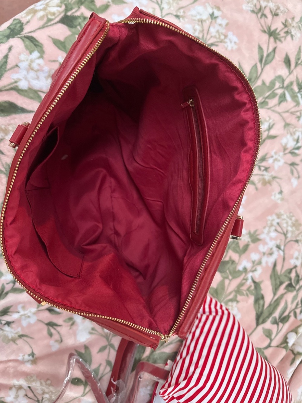 NWT BADGLEY MISCHKA VEGAN LEATHER TOTE BURGUNDY - Picture 2 of 4